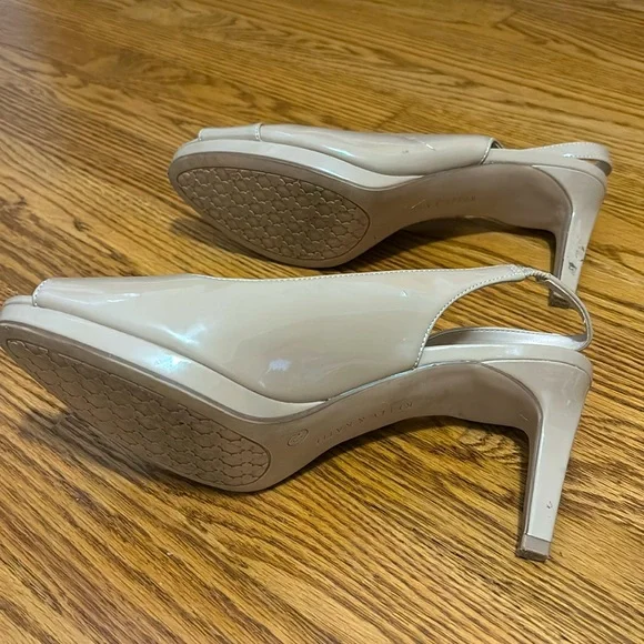 Tan heels - Picture 3 of 5